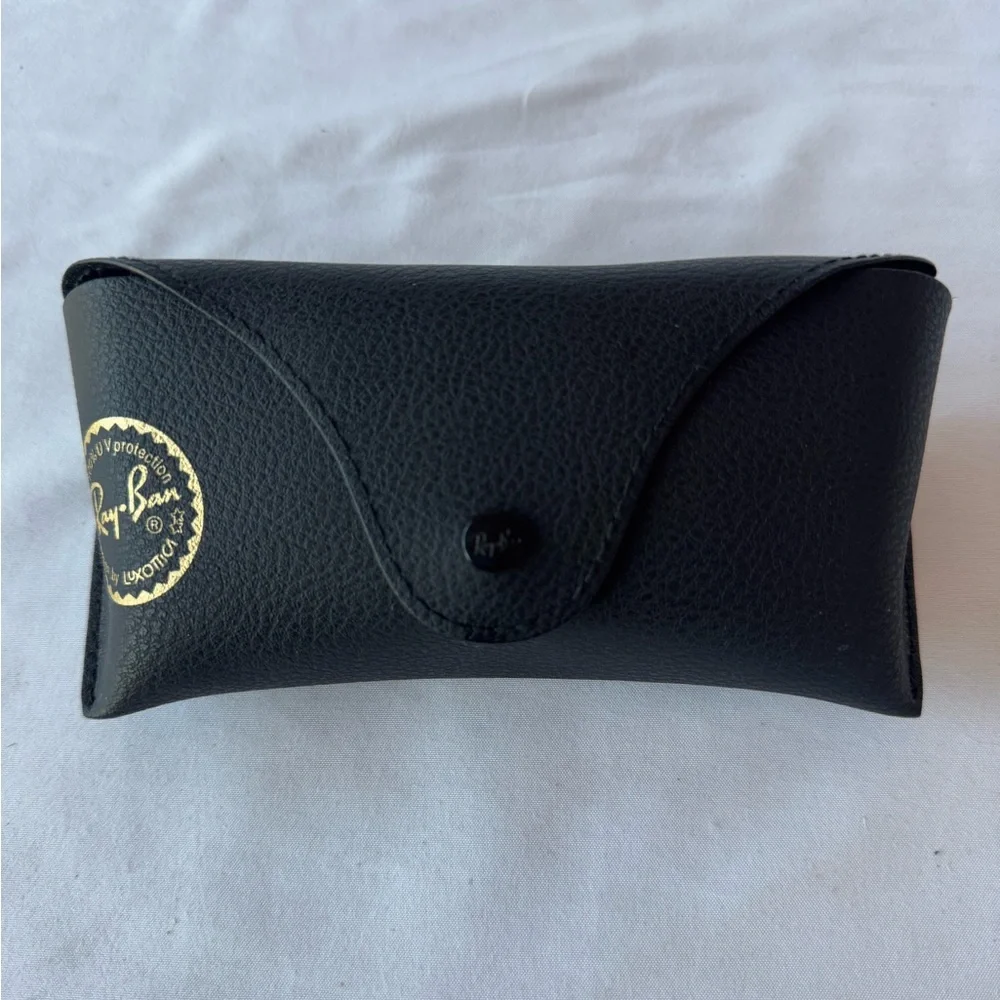 Ray-Ban Black Sunglass Case with Cleaning Cloth Included - Picture 4 of 8